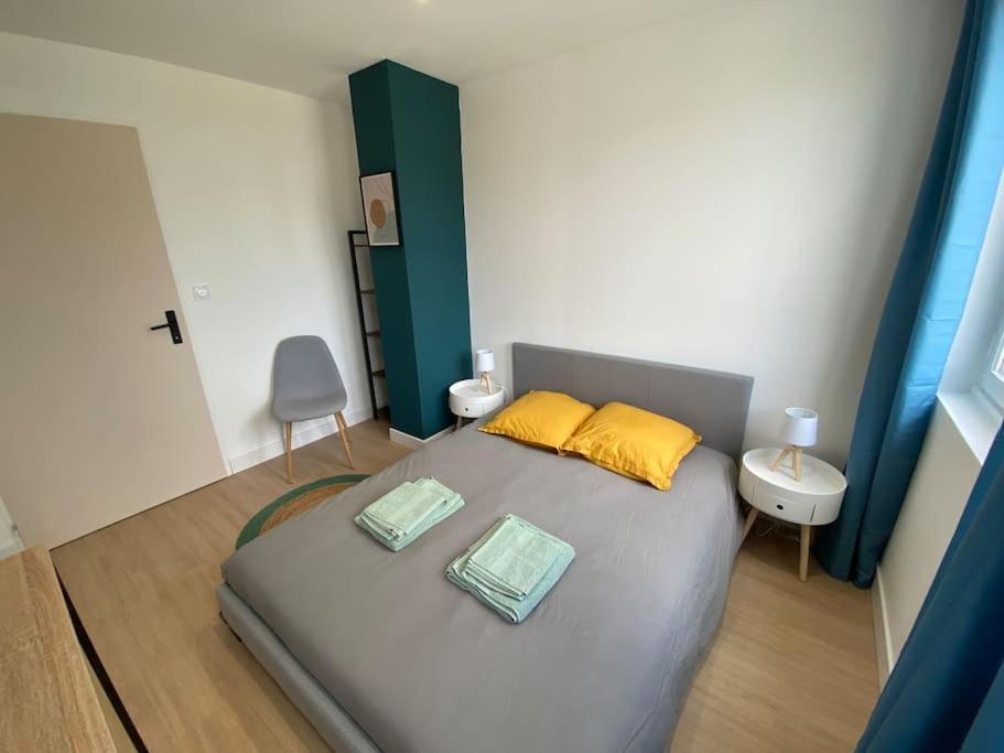 Appartement Familial, 2 Chambres, En Rdc Sur Cour Saint-Florentin  Zewnętrze zdjęcie